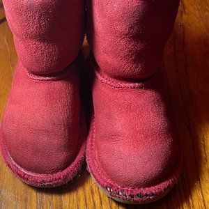 Uggs size 8 red